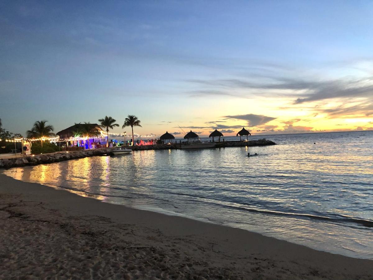 Blue Bay Penthouse Reef 5, Beach Golf Pool Dive With Ocean View Dorp Dorp Sint Michiel Eksteriør bilde
